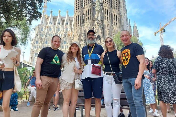 Private Tour around the outside of the Sagrada Familia