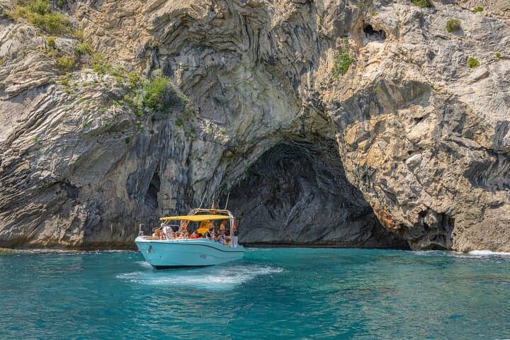Enjoy crystal clear waters for 2 hours