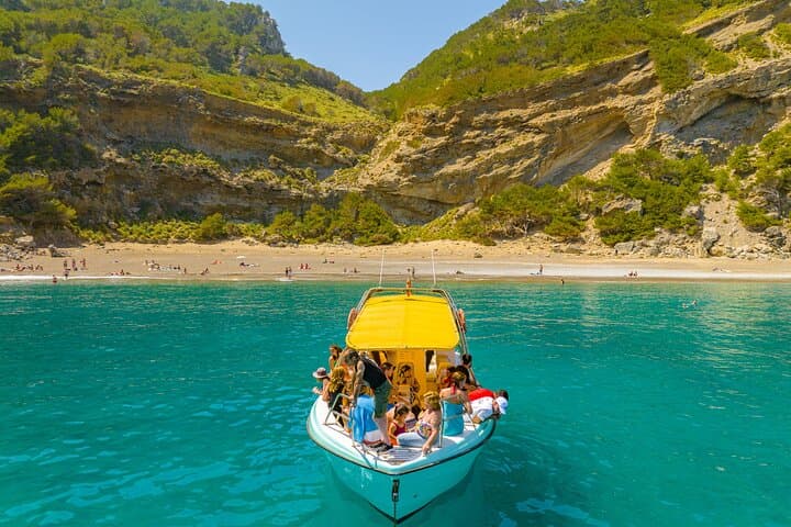 Enjoy crystal clear waters for 2 hours