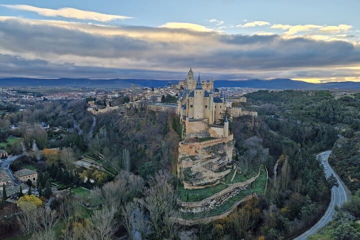 Segovia Hot Air Balloon Tour Ride with option pickup frm Madrid