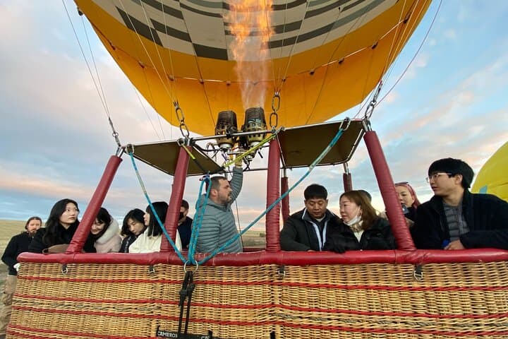 Segovia Hot Air Balloon Tour Ride with option pickup frm Madrid