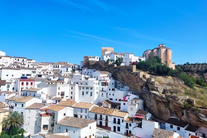 Let yourself be surprised by the history of our towns