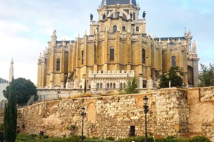 Discover Madrid’s most Photogenic Spots with a Local