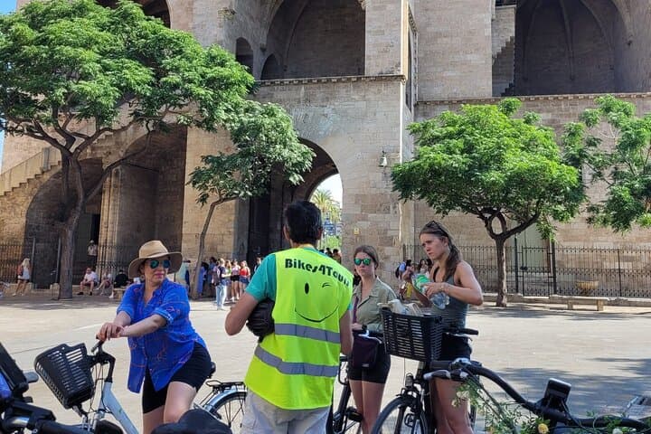 Valencia Like a Local: Vibrant Streets & Historic Town Bike Ride