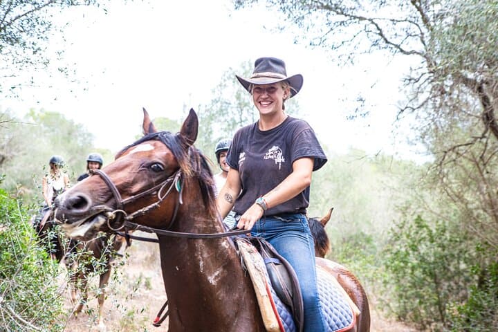 Mallorca Evening Tour: Horseback Riding, Dinner and Dance