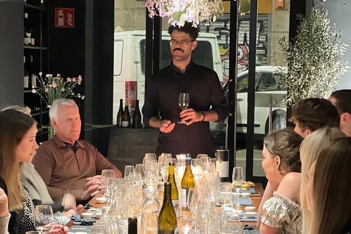Classic wine tasting in SALUT Wine Studio