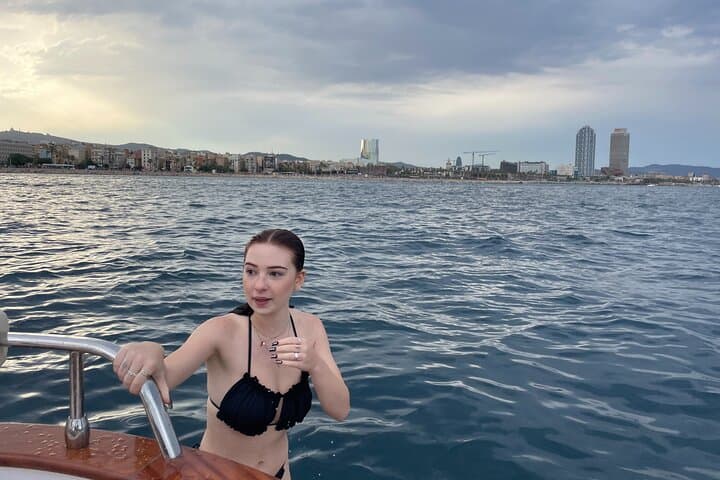 Private Classic Boat Tour in Barcelona