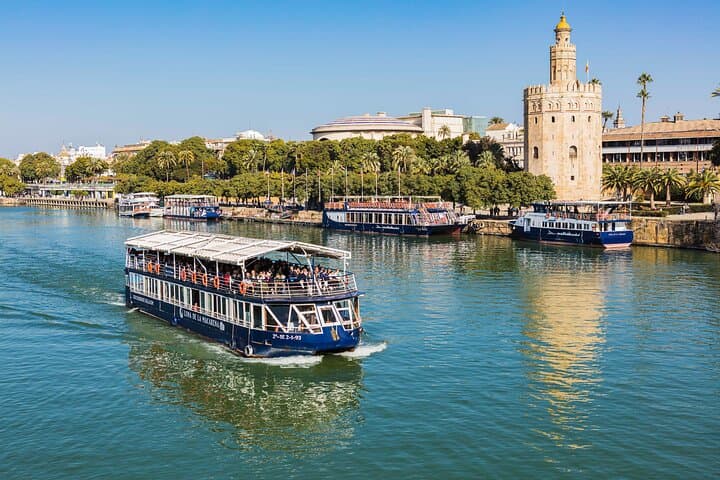 Tour in Seville Tourist Bus, Panoramic Cruise and Walking Tour