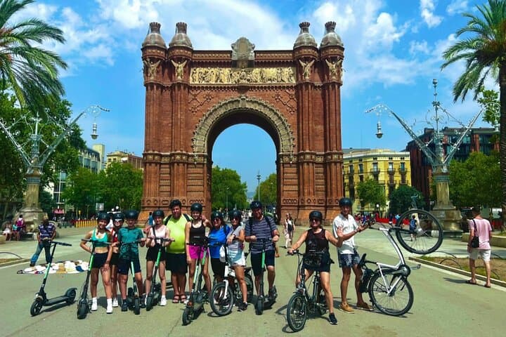 Barcelona Panoramic Escooter or E-Bike Tour