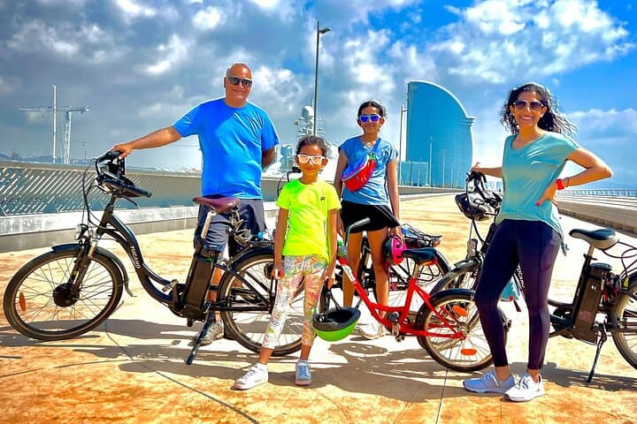 Barcelona Small-Group E-Bike Tour with Iconic Photo Stops