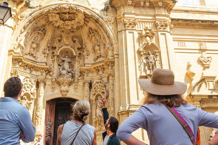 Walking Tour: Explore the Old town of San Sebastian