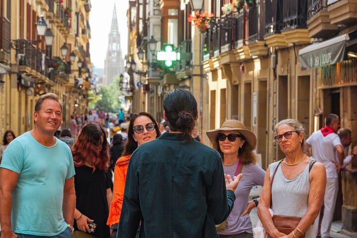 Walking Tour: Explore the Old town of San Sebastian