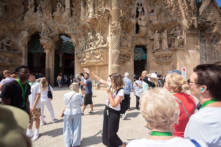 Learning about the Nativity Facade with Violeta