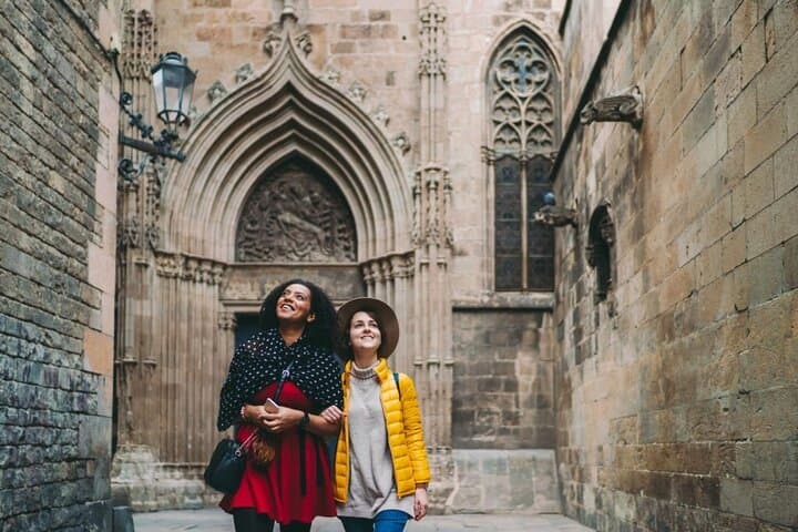 Barcelona Old Town Private Walking Tour with Local Historian