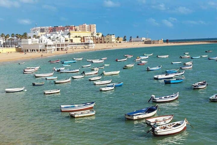 2 Hours Tour around Cádiz: History, anecdotes and curiosities