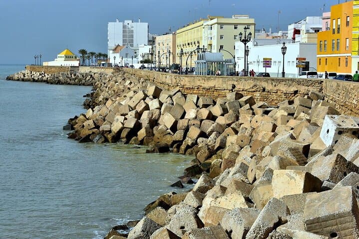 2 Hours Tour around Cádiz: History, anecdotes and curiosities