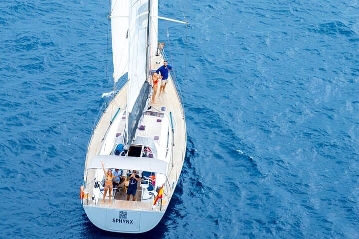 Sunset yacht cruise in Barcelona with refreshing drinks.