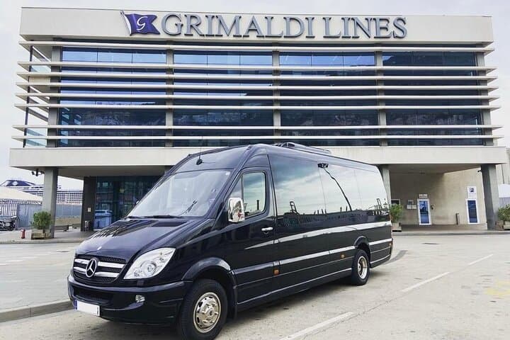 Private Transfer from the Airport to Barcelona or vice versa