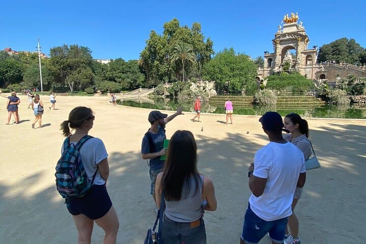 Happiness Walking Tour in Barcelona