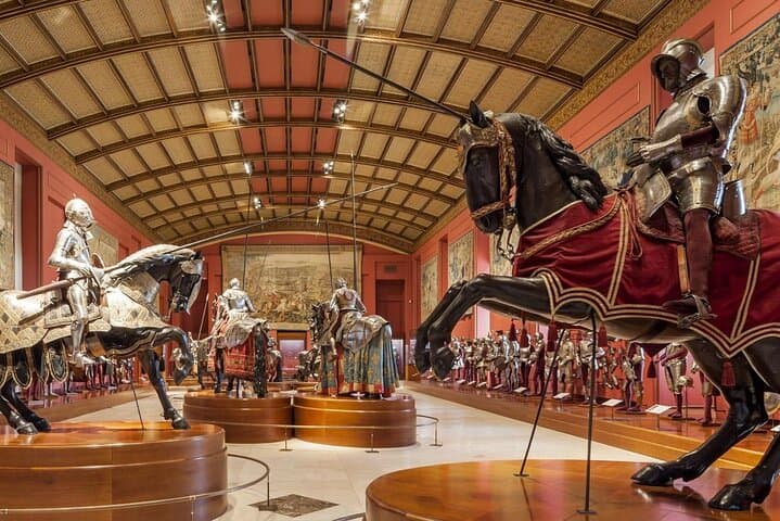 Madrid: VIP Royal Palace & Cathedral with tickets & hotel pickup