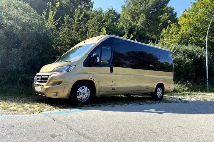 Private Transfer from the Airport to Barcelona or vice versa