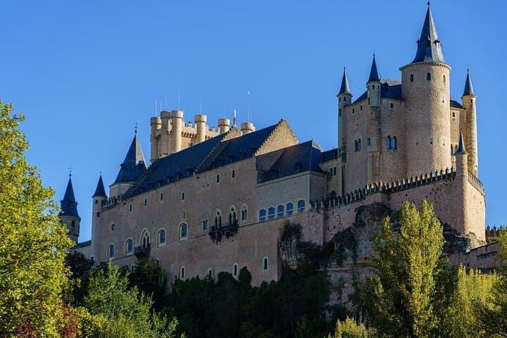 Segovia’s Treasures: Aqueduct, Cathedral & Alcazar