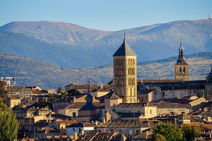 Segovia’s Treasures: Aqueduct, Cathedral & Alcazar