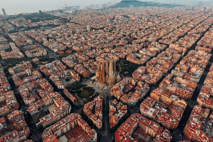 Barcelona: Private Airport to Hotel/City Transfer 2026 — BOOK NOW