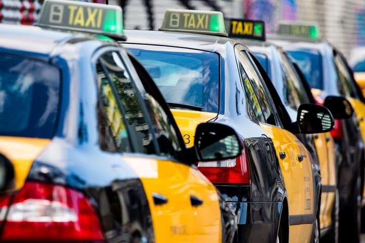 Barcelona: Private Airport to Hotel/City Transfer 2026 — BOOK NOW