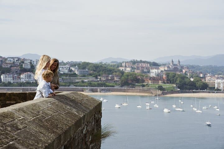 All Inclusive Private Family Photoshoot in San Sebastian