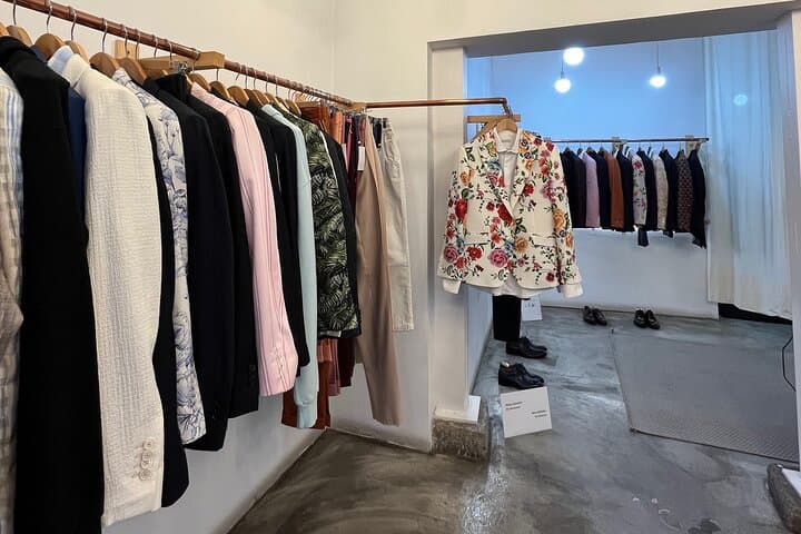 Private Activity with a Shopping Professional in Madrid