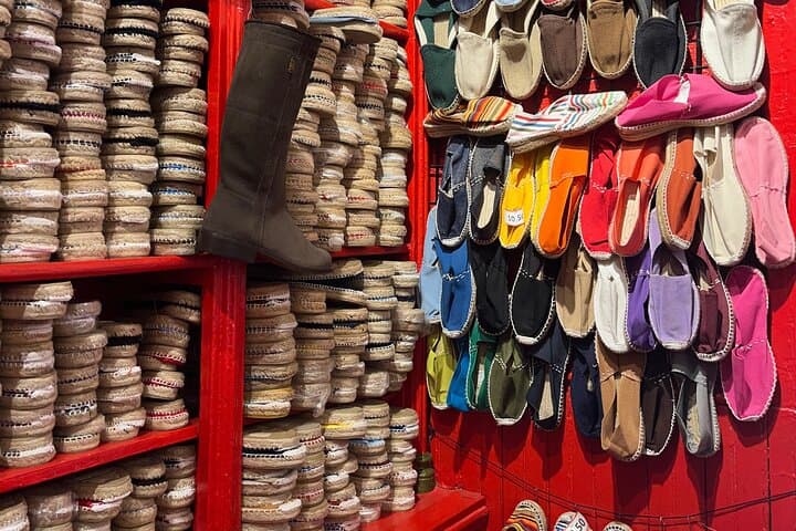 Private Activity with a Shopping Professional in Madrid