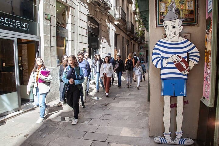 Barcelona Picasso Museum and Walking Tour