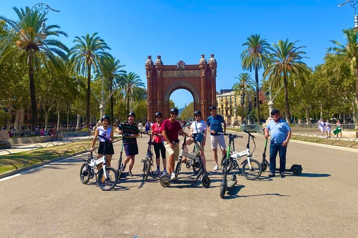 Barcelona Sagrada familia Electric Scooter or E-Bike Tour