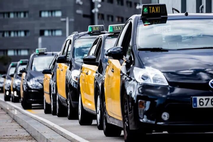 Barcelona Cruise Port to Airport Private Taxi Transfer