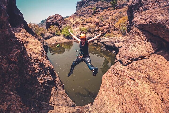 Cliff Jumping Canyoning in The Rainbow Rocks Ravine