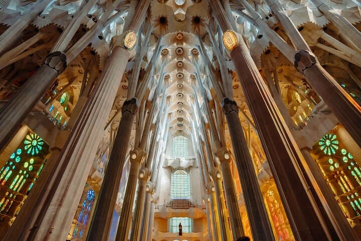 Sagrada Familia Complete Guided Tour with Skip-the- Line Entry