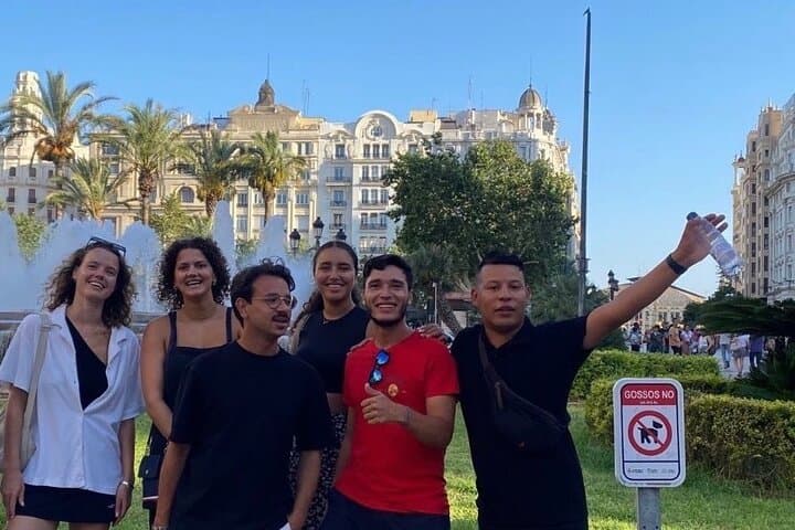 Christmas Tapas and Wine Tour in Valencia