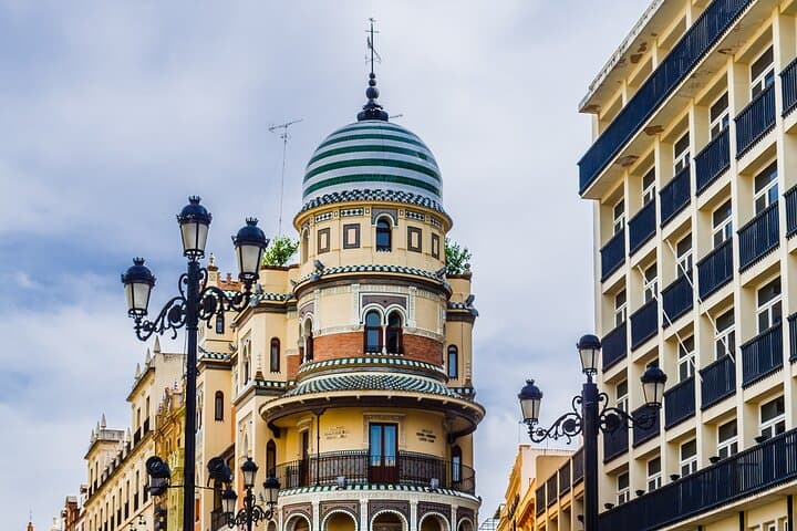 Private Monumental Walking Tour in Seville
