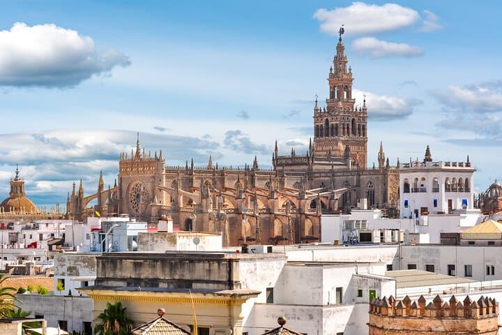 Private Monumental Walking Tour in Seville