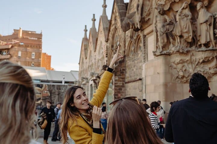 Skip the Line Sagrada Familia Guided Tour