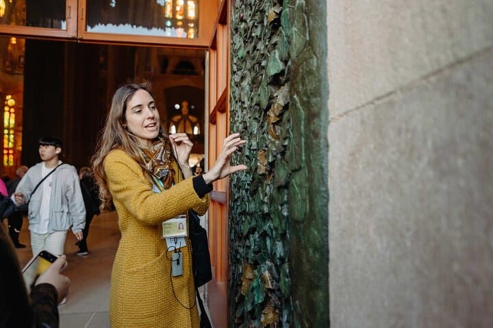 Skip the Line Sagrada Familia Guided Tour