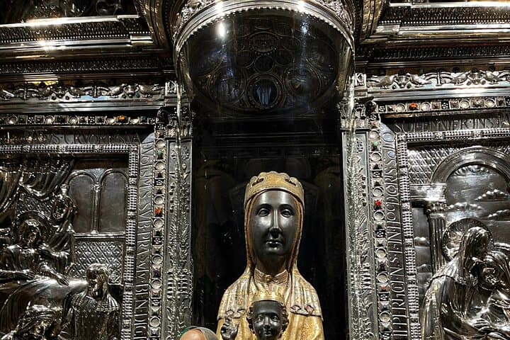 Private Day Trip from Barcelona to Montserrat(Sant Sadurn dAnoia)