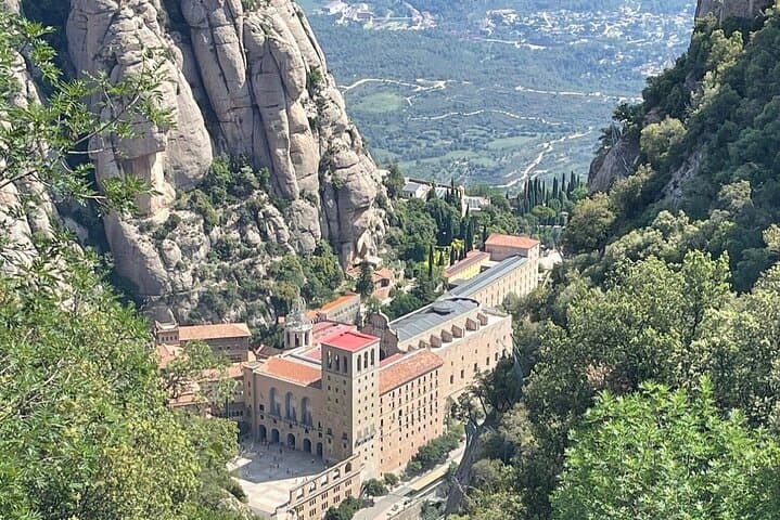 Private Day Trip from Barcelona to Montserrat(Sant Sadurn dAnoia)