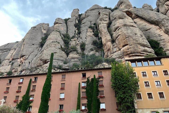 Private Day Trip from Barcelona to Montserrat(Sant Sadurn dAnoia)