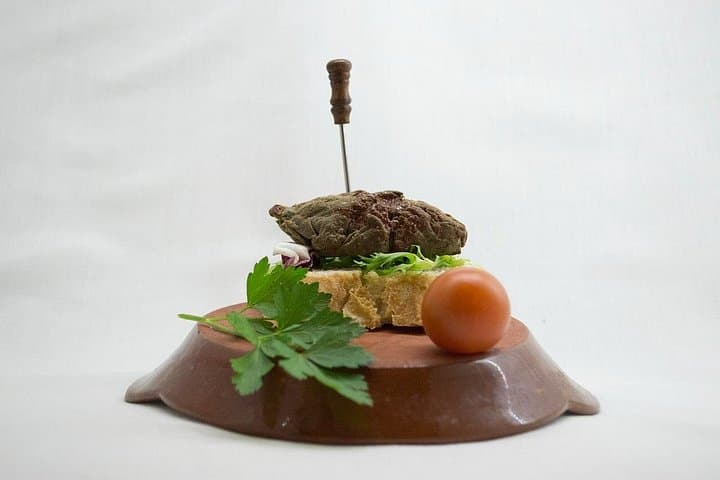 San Sebastian: Private Pintxos Tour with Premium Wines