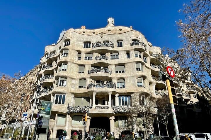 3-Hour Private Gaudi Bike Tour