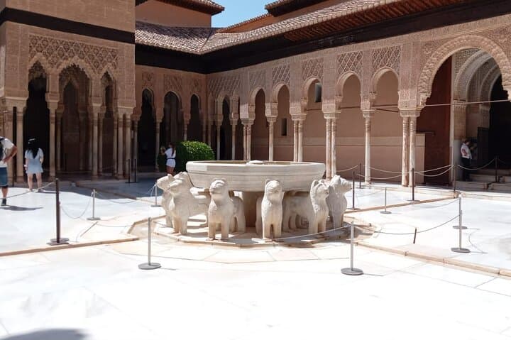 Granada, Visit Alhambra with Nasrid palaces, gardens and Alcazaba