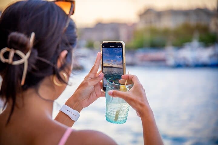 A 2 hours Local Tapas and sailing adventure in Barcelona
