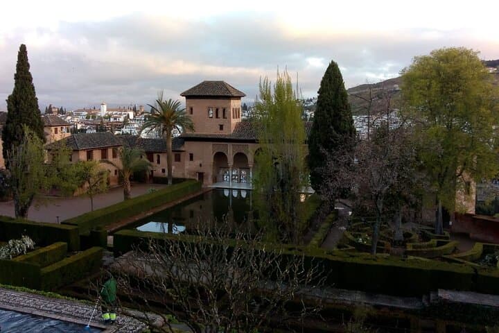 Granada, Visit Alhambra with Nasrid palaces, gardens and Alcazaba